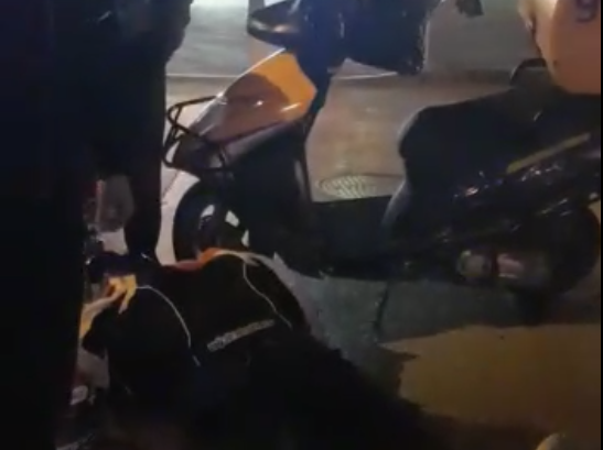 Bursa’da iki moto kurye birbirine çarptı!