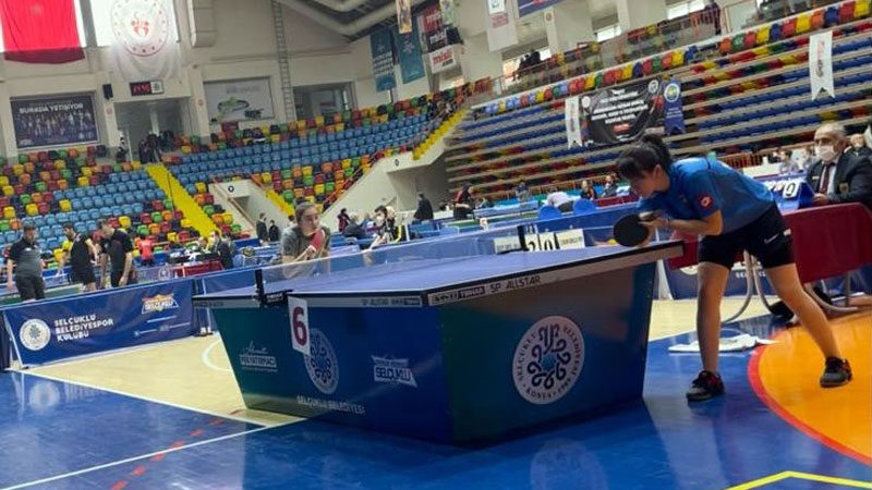 Bursa Büyükşehir Belediyespor Masa Tenisi Süper Ligi'nde 3. Etapta 4