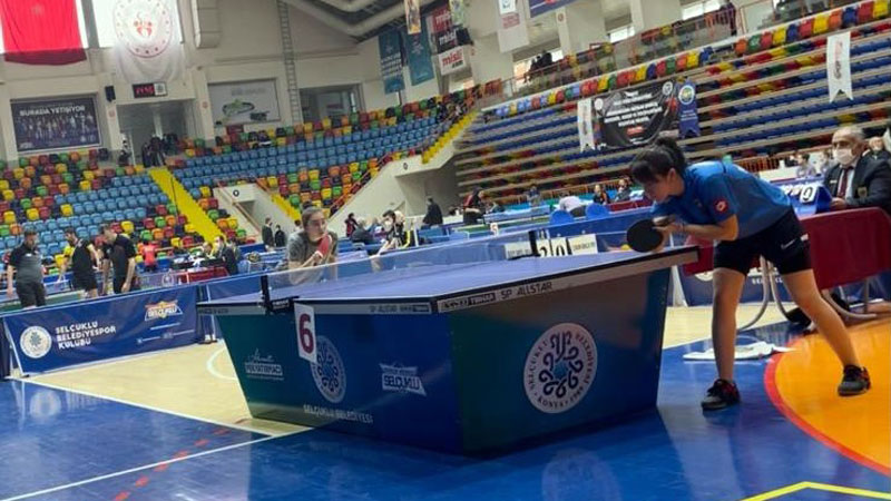 Büyükşehir’den masa tenisinde 4 maçta 3 galibiyet