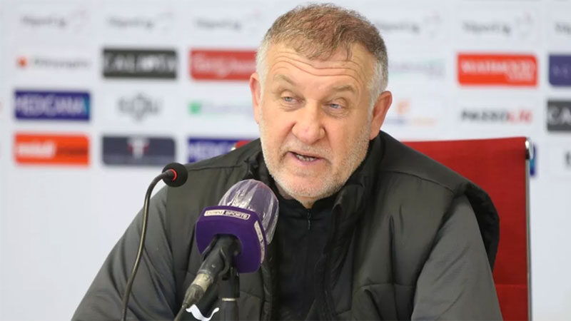 Denizlispor’un yeni teknik direktörü Mesut Bakkal oldu Spor Toto 1. Lig ekiplerinden Altaş Denizlispor'da teknik direktörlüğe Mesut