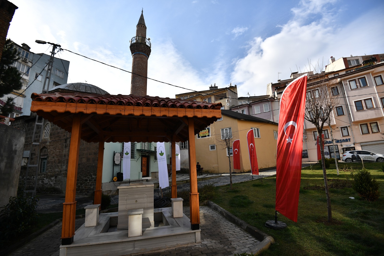 Osmangazi’de camiler güzelleşiyor, mahalleler nefes alıyor