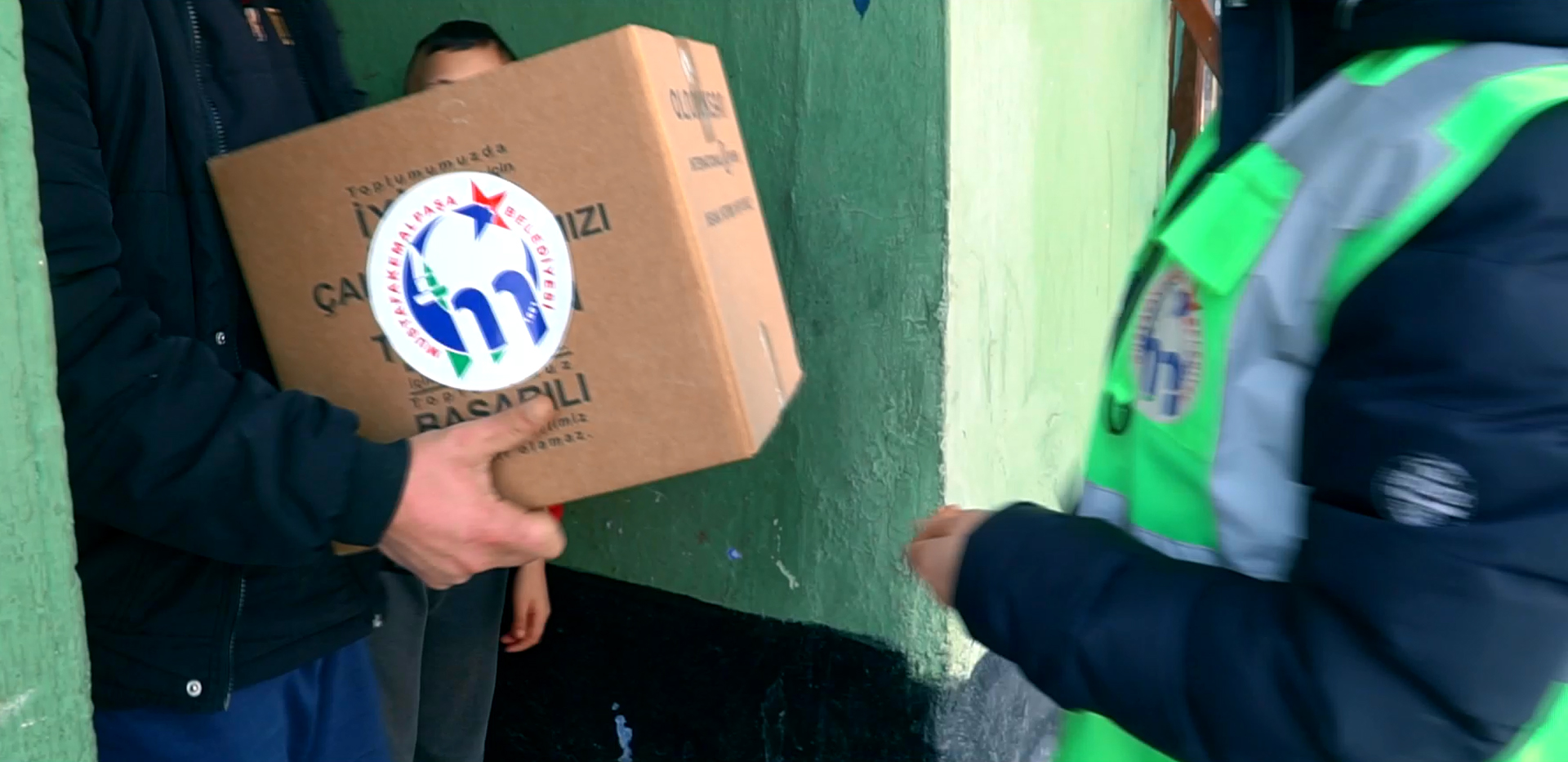 Mustafakemalpaşa Belediyesi ihtiyaç sahiplerine kucak açtı