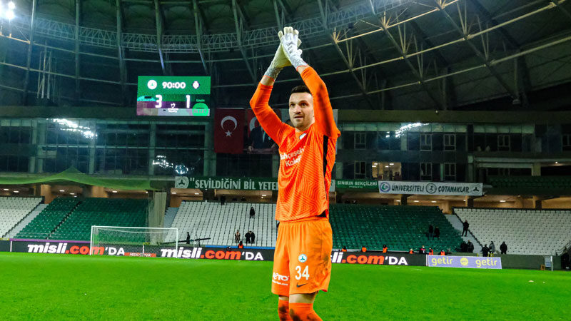 Galatasaray’dan Okan Kocuk için ilk hamle Galatasaray Yönetimi, Spor Toto Süper Lig'in 22'nci haftasında oynanan Kasımpaşa
