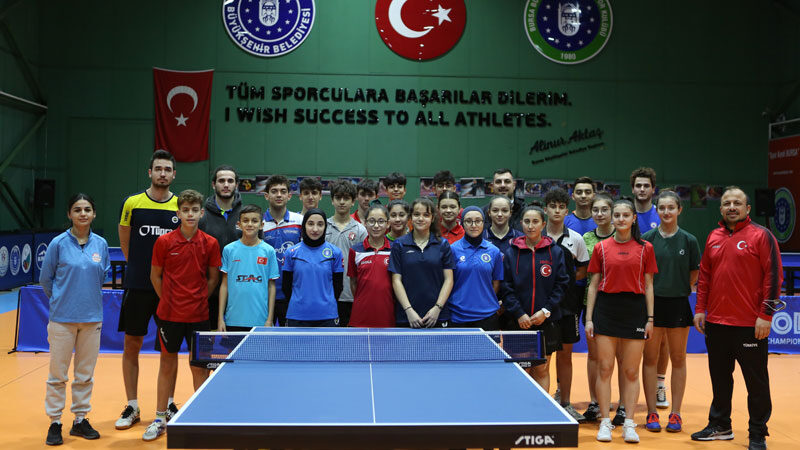 Yaş grupları Avrupa Şampiyonaları'na hazırlanan Masa Tenisi Milli Takımları Bursa'da