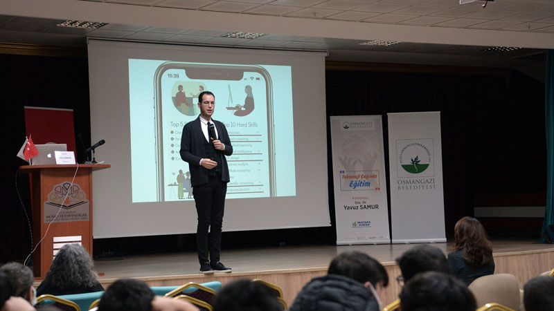 ‘Teknoloji çağında eğitim’ söyleşisi