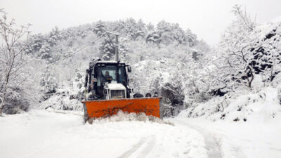 Yıldırım Belediyesi’nden yoğun kar mesaisi