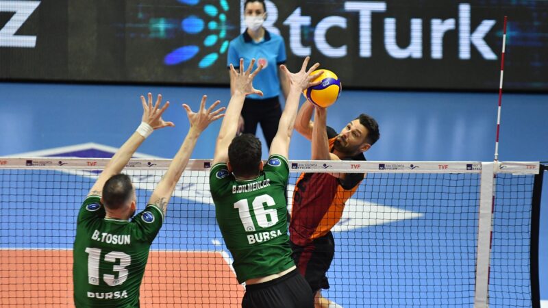 AXA Sigorta Efeler Ligi'ndeki temsilcimiz Bursa Büyükşehir Belediyespor, deplasmanda Galatasaray