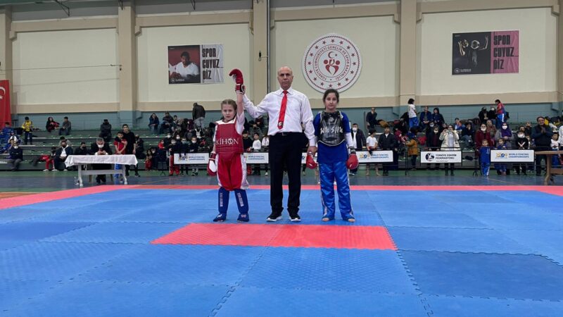 Yıldırım Belediyesi Jimnastik Spor Kulübü sporcuları Bursa Wushu Şampiyonası'nda Yıldırım