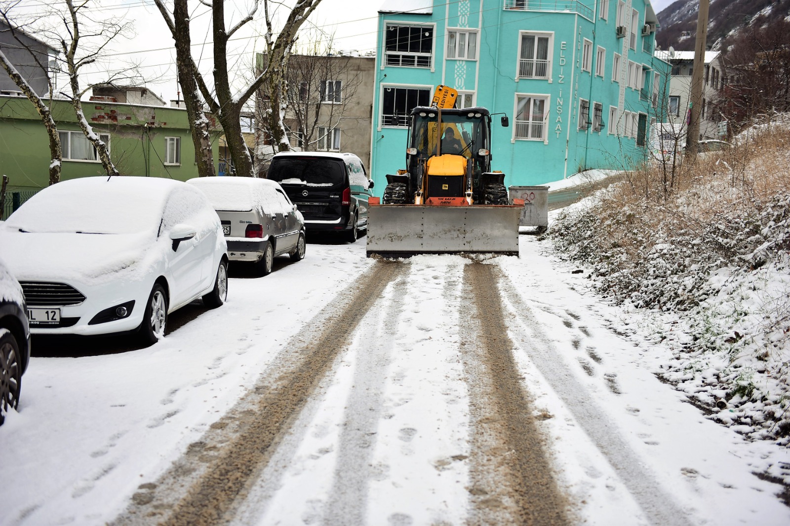 Yıldırım’da kar mesaisi
