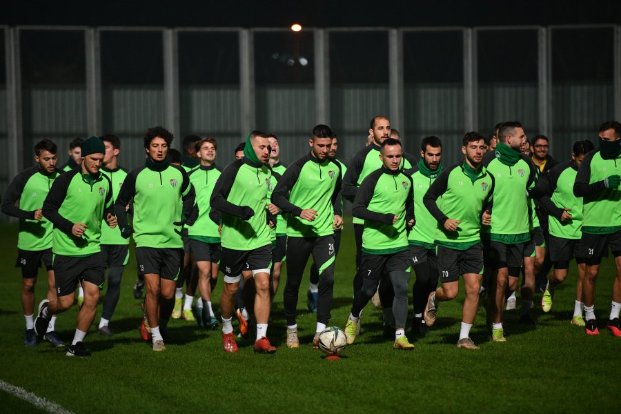 Bursaspor hazırlıklara başladı