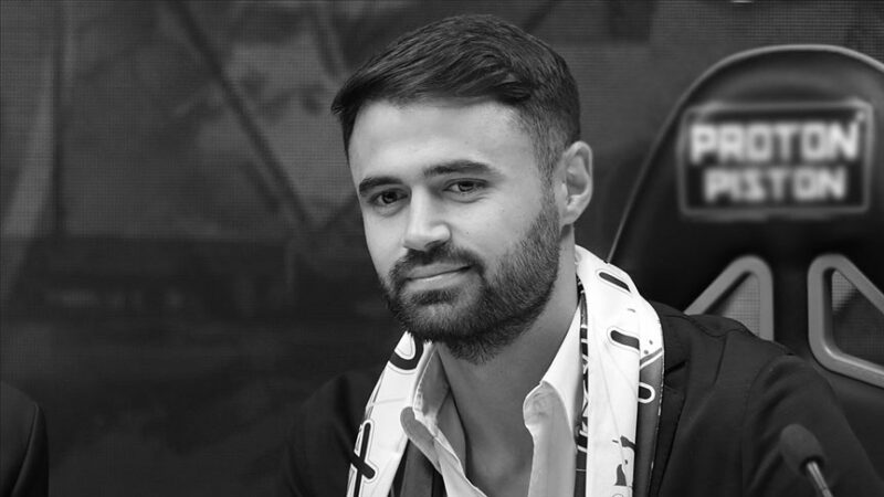 Bursaspor’dan Ahmet Çalık için başsağlığı mesajı Bursaspor Kulübü, sabah saatlerinde geçirdiği trafik kazası sonucu hayatını kaybeden