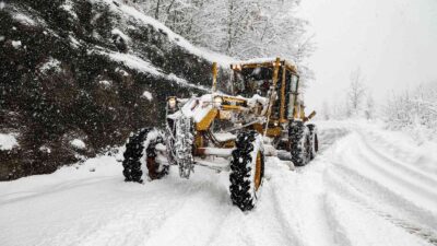 Bursa’da 36 saatte 5 bin 140 kilometre yol kardan temizlendi