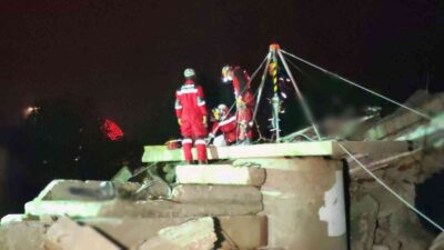 Bursa’da deprem tatbikatı gerçeğini aratmadı