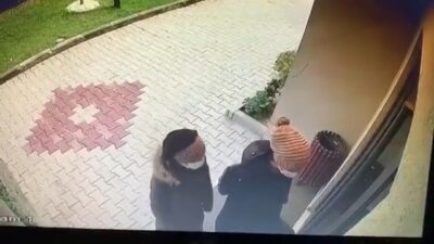 Bursa’da evin kapısını kartla açtılar, binlerce lira çalıp kayıplara karıştılar