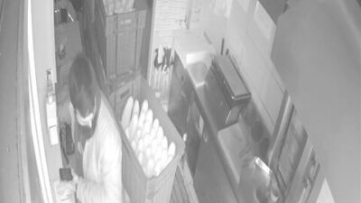 Bursa’da şarj edeceğini söyleyerek telefonu böyle çaldı