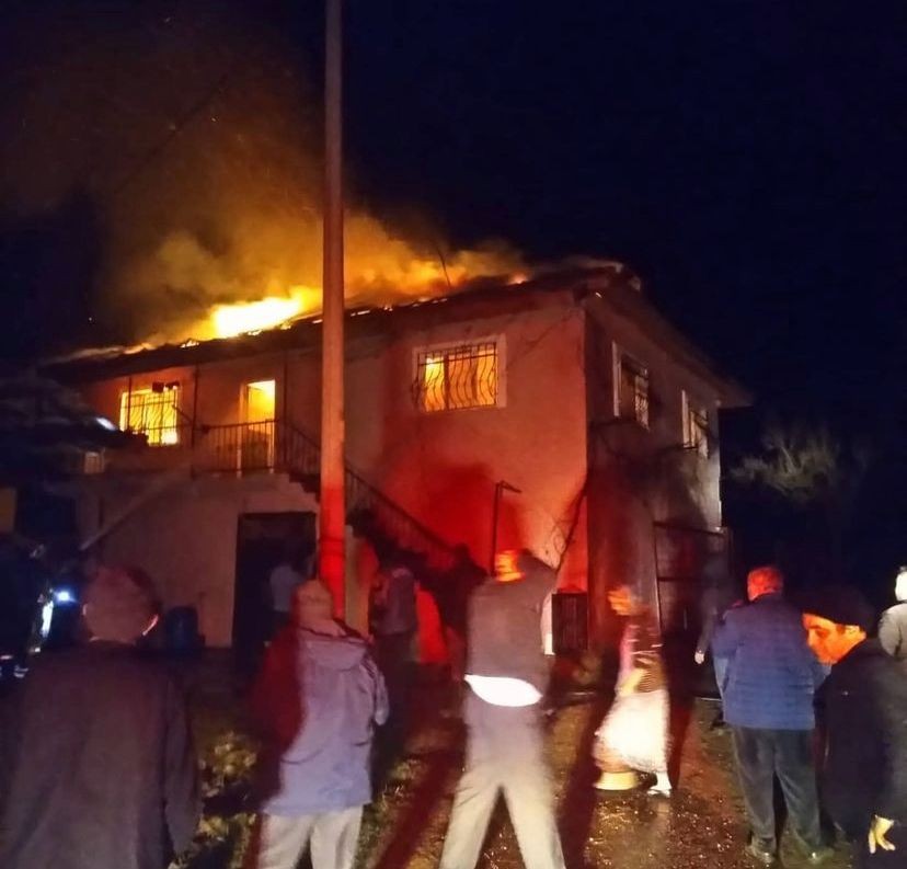 Bursa’da bir yangın daha! Uykuda yakalandılar…