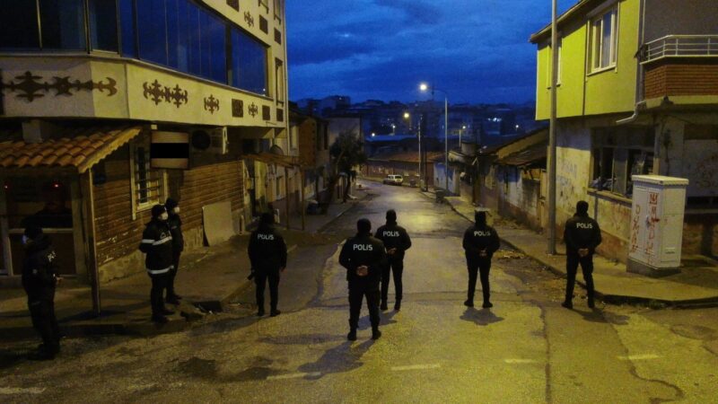 Bursa’da operasyon! Bursa’nın Kestel ilçesinde silahlı suç örgütüne yönelik polis operasyonunda gözaltına