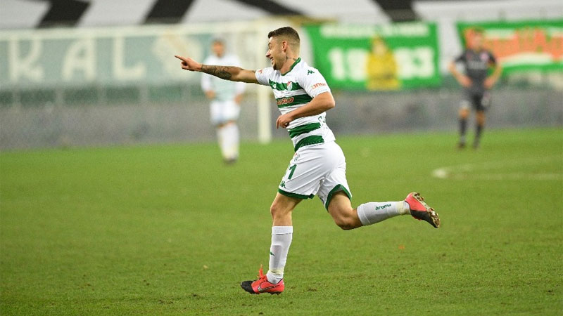 Bursasporlu futbolcu 2. Lig takımına kiralandı Bursasporlu futbolcu 2. Lig takımına kiralandı