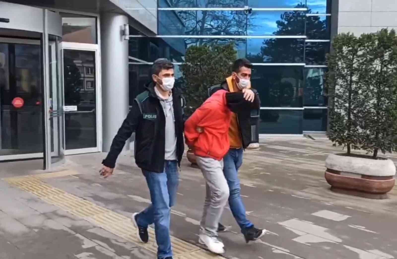 Bursa’da skandal! Canlı yayında uyuşturucu içtiler