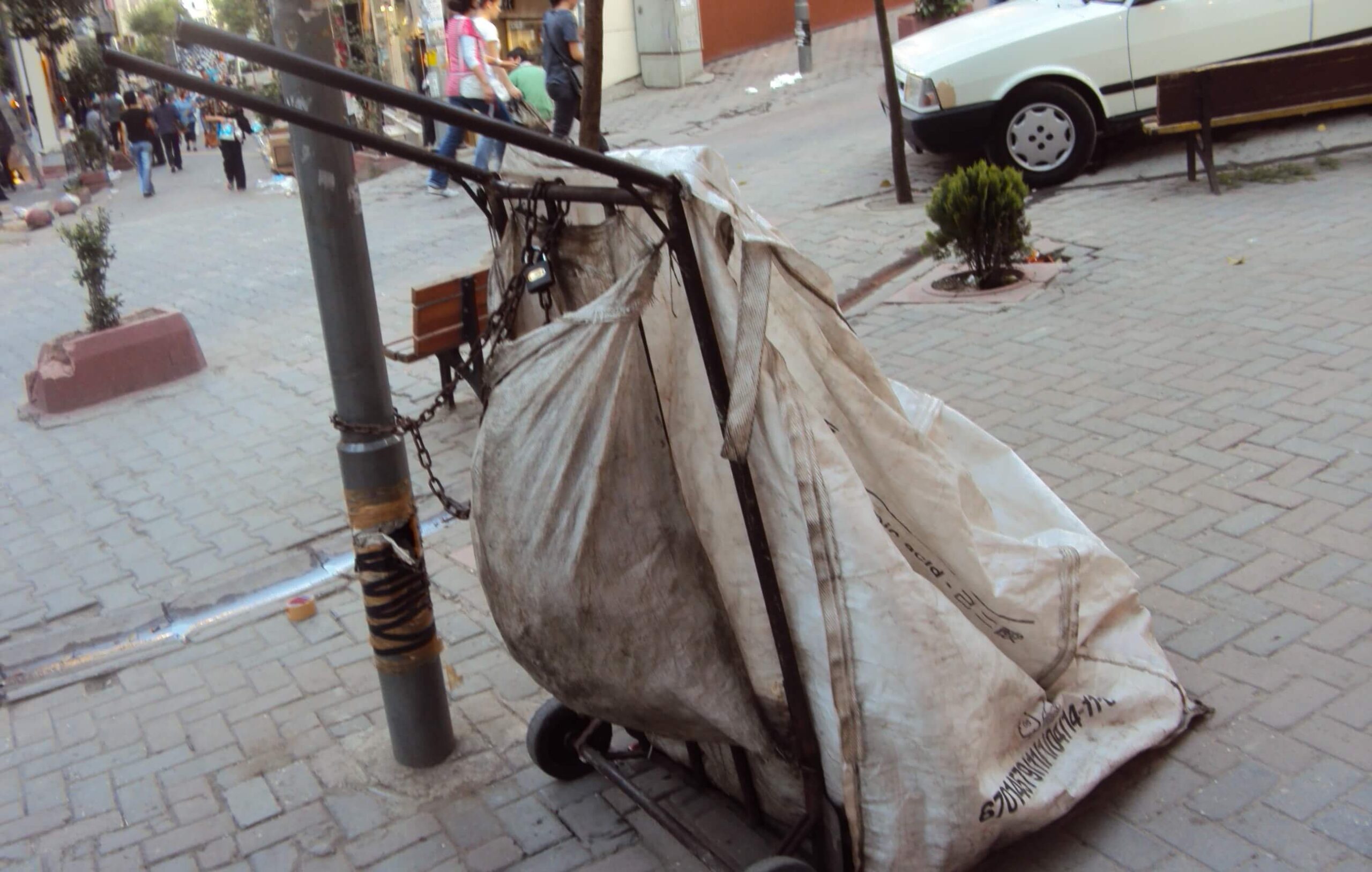Bursa’da çekçekçiler yasaklansın açıklaması! Geri dönüşümcülerin yer arayışı sürüyor…