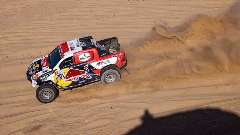 2022 Dakar Rallisi'ni, otomobil kategorisinde Katarlı Nasser Al-Attiyah, motosiklet sınıfında