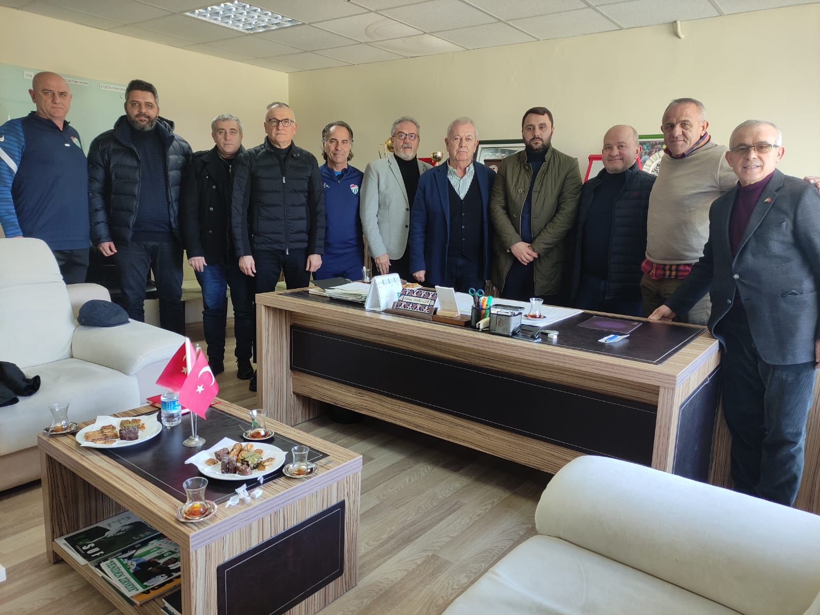 Bursaspor Divan Kurulu’ndan Vakıfköy’e ziyaret