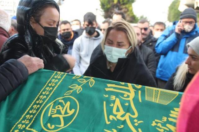 Ünlü sunucu eşinin tabutuna sarılıp gözyaşı döktü