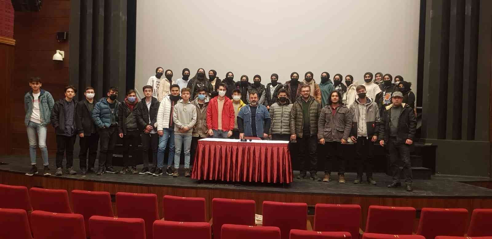 Genç sinemacılar bu atölyede yetişiyor