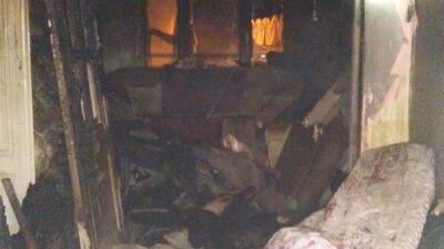 Bursa’da iki katlı evi alevler sardı