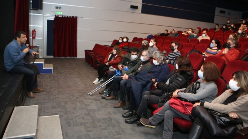 Kadınların hak mücadelesini anlatan filme yoğun ilgi Nilüfer Belediyesi’nin düzenlediği ’Bir Yönetmen Bir Söyleşi’ etkinliğinde Metin Yeğin’in