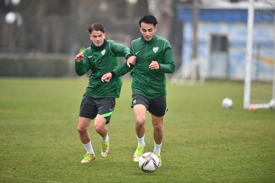 Bursaspor iki grup halinde çalıştı