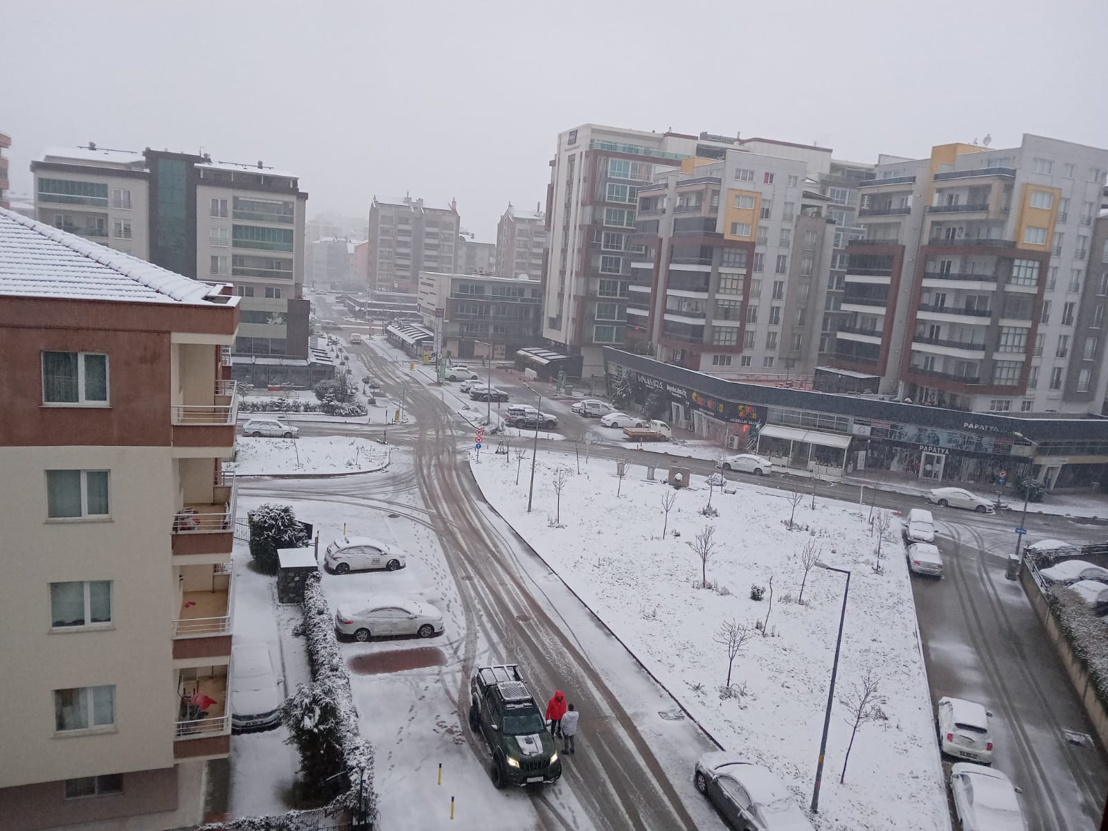 Bursa bembeyaz oldu! Yoğun kar var…