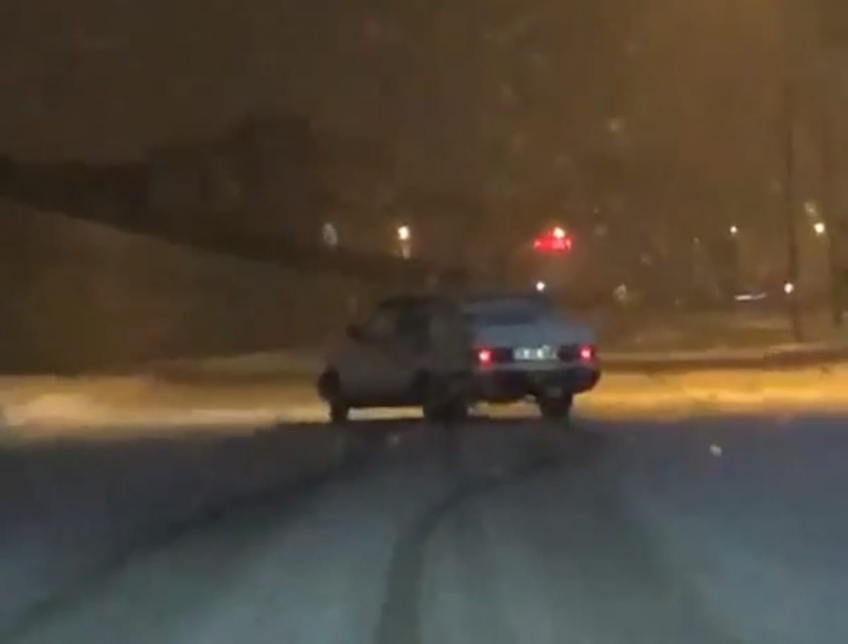 Bursa’da karda drift yapan araçlar kamerada Bursa’da karda drift yapan araçlar kamerada
