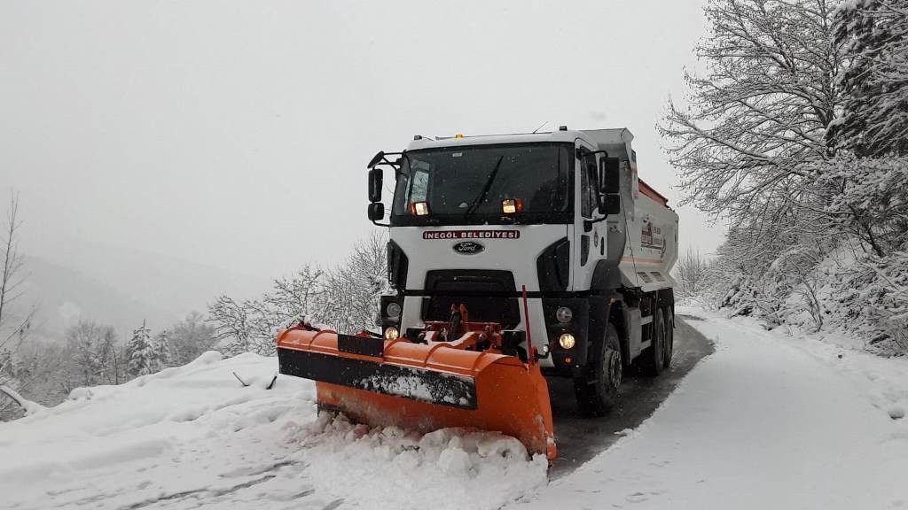 İnegöl Belediyesi 10 Ekiple Sahada