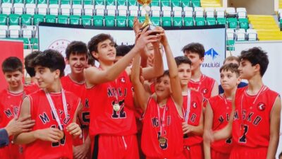 Macide Gazioğlu Kükürtlü Ortaokulu basketbolda il şampiyonu oldu