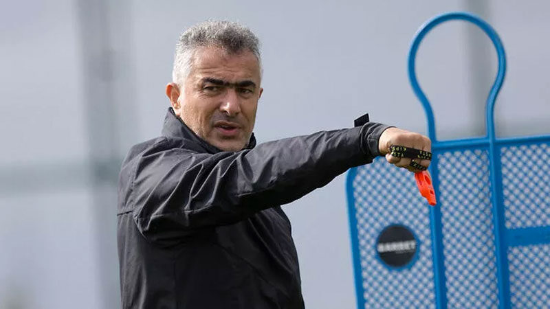 Kocaelispor’da Mehmet Altıparmak dönemi Spor Toto 1'inci Lig ekiplerinden Kocaelispor'da teknik direktör Mustafa Reşit