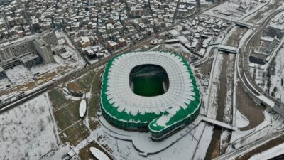 Nilüfer Çayı buz tuttu! Muhteşem görüntüler