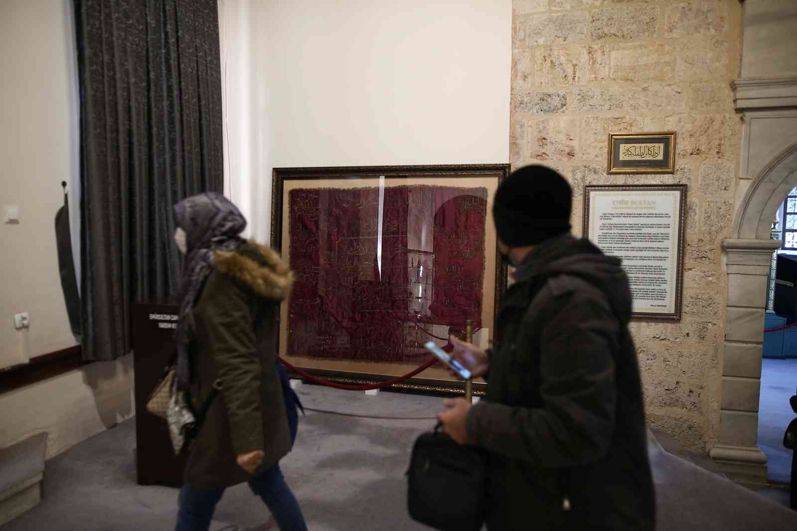 Bursa’da 180 yıllık sancak gün yüzüne çıktı Bursa’da 180 yıllık sancak gün yüzüne çıktı