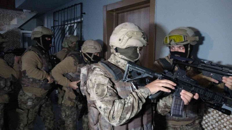 Bursa’da şehirlerarası hırsızlık şebekesine operasyon Bursa’nın Karacabey ve Mudanya ilçelerinde 21, Elazığ’da ise 9 evden