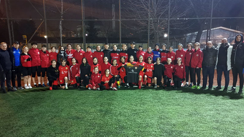 Yolun sonu şampiyonluk Soğanlı Gençlik Spor Kulübü Kadın Futbol Takımı hedefini 1.Lig olarak