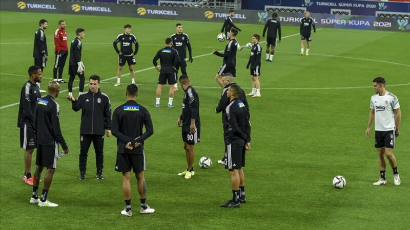 Beşiktaş Futbol Takımı'nda 2 oyuncunun yeni tip koronavirüs (Covid-19) testi