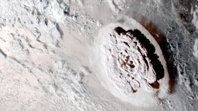 Tonga’da yanardağ patlaması