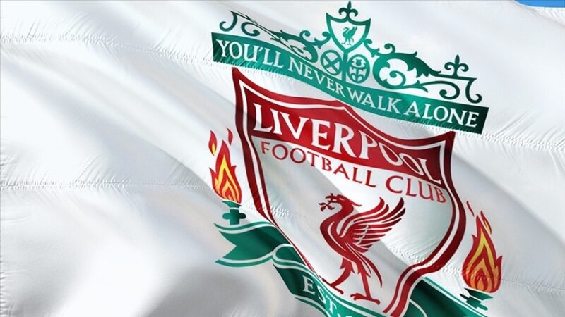 İngiltere Premier Lig ekiplerinden Liverpool, artan yeni tip koronavirüs (Kovid-19)