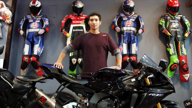Dünya Superbike Şampiyonası'nın 33 yıllık tarihinin ilk Türk şampiyonu milli