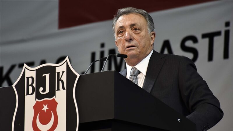 Beşiktaş Kulübü Başkanı Ahmet Nur Çebi yeniden aday olacağını açıkladı.