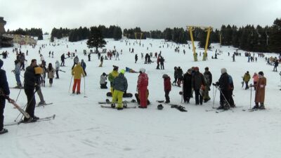 Uludağ’da ‘hafta sonu’ klasiği! Günübirlik tatilcilerle doldu