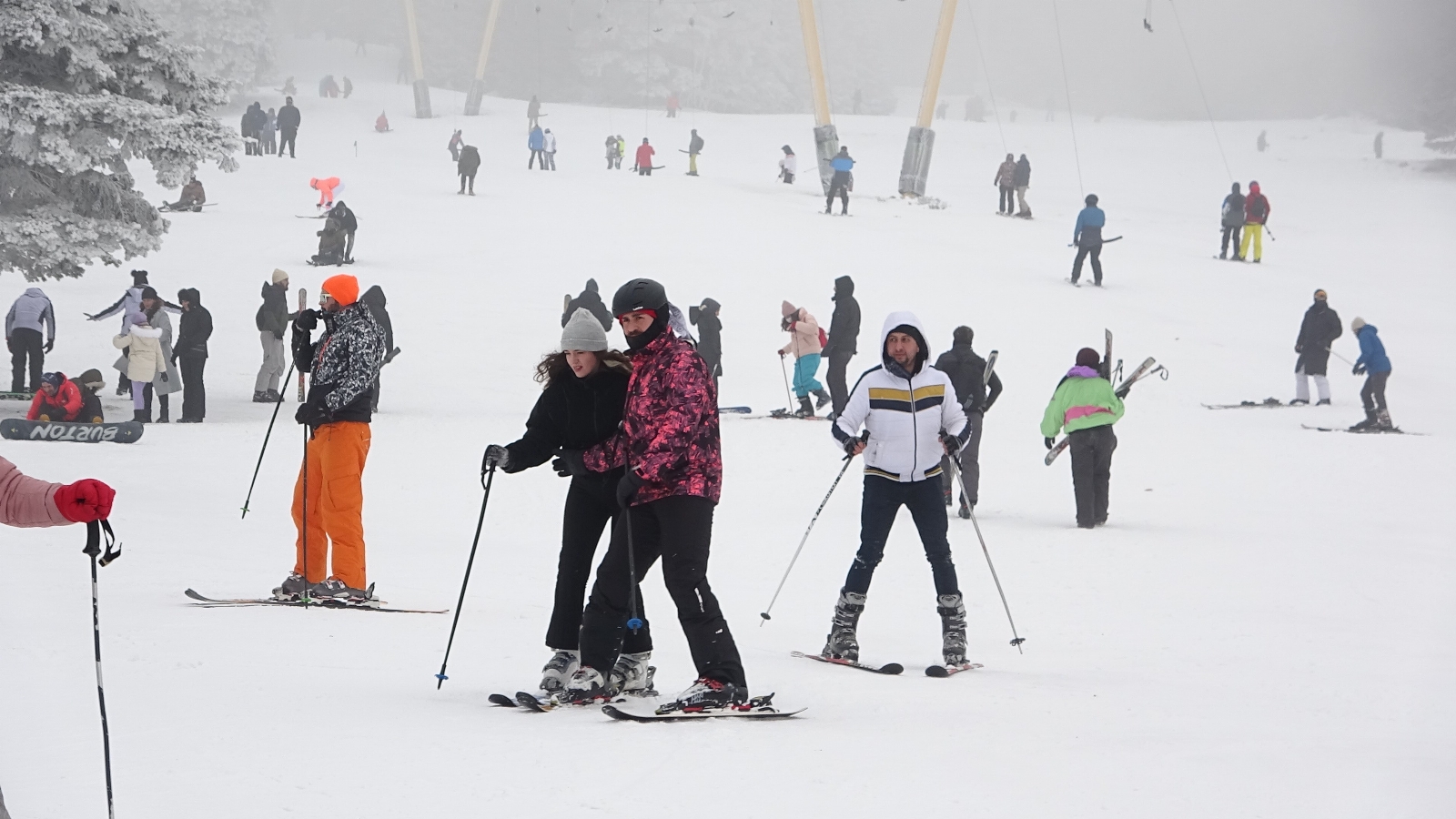 Uludağ günübirlikçilerle doldu!