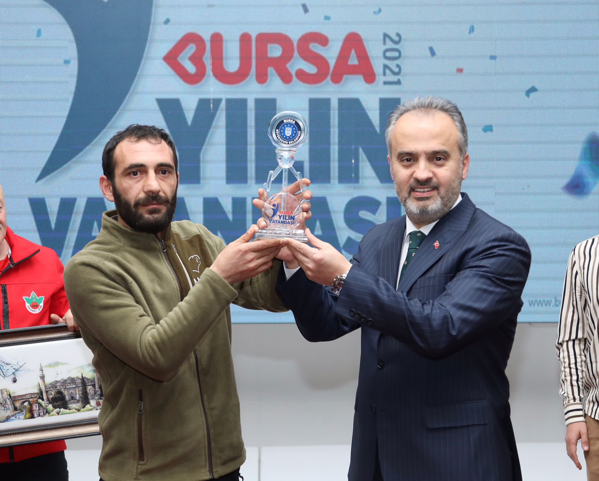 Bursa’da yılın vatandaşı seçildi