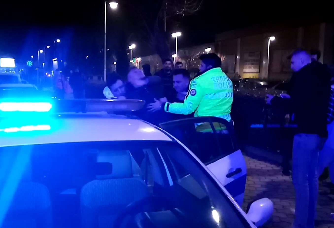 Bursa’da yayaya çarpıp polise direndi! ‘Kralı gelsin’ dedi