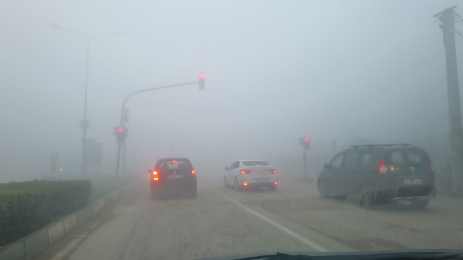 Bursa’da yoğun sis sürücülere zor anlar yaşattı